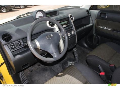 2005 Scion Xb Interior