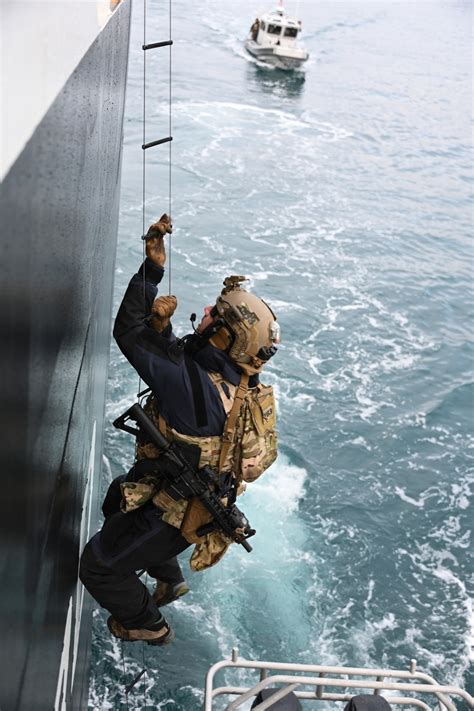 DVIDS - Images - Coast Guard MSRT West conducts training exercise [Image 1 of 5]