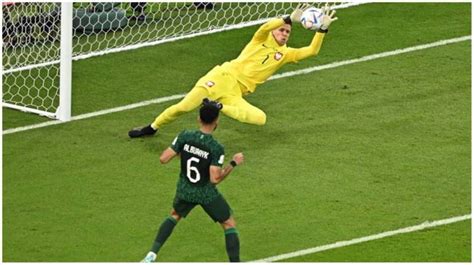 FIFA World Cup 2022: Was Poland goalkeeper Wojciech Szczęsny's foot on ...