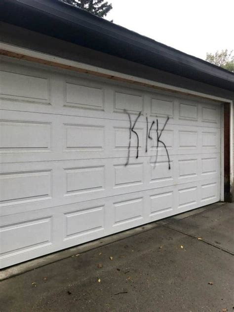 Home of former Edmonton Eskimo target of hateful graffiti - Edmonton | Globalnews.ca