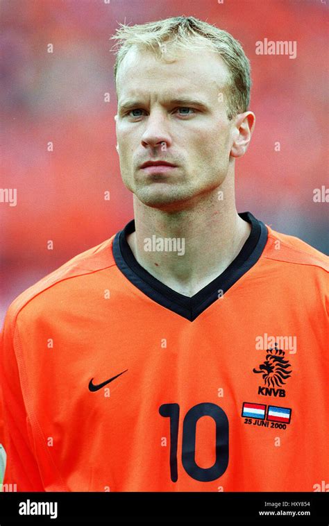 DENNIS BERGKAMP HOLLAND & ARSENAL FC 25 June 2000 Stock Photo - Alamy