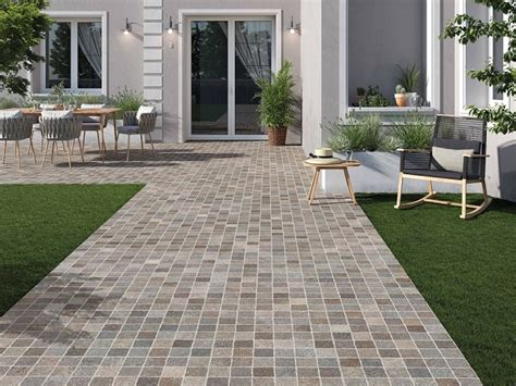 Outdoor Garden Tiles Design / Slate is used on walkways and patios ...