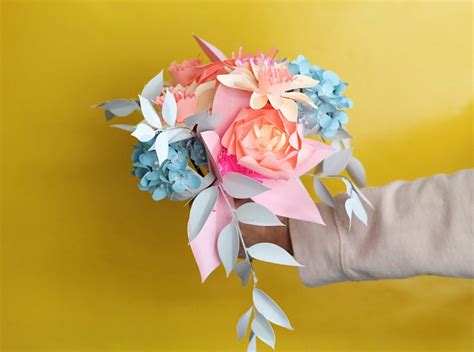 DIY Paper Flower Bouquet for Spring | The Pretty Life Girls