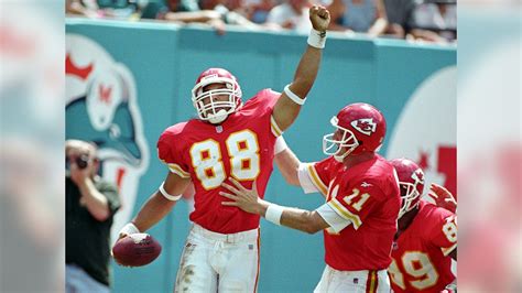 Chiefs Tight End Tony Gonzalez Inducted into Pro Football Hall of Fame