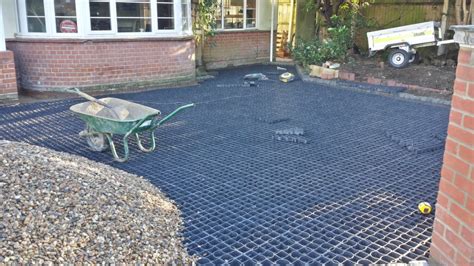 How to Install a Gravel Driveway - SE Landscape Construction - Award-Winning Garden Design Essex ...