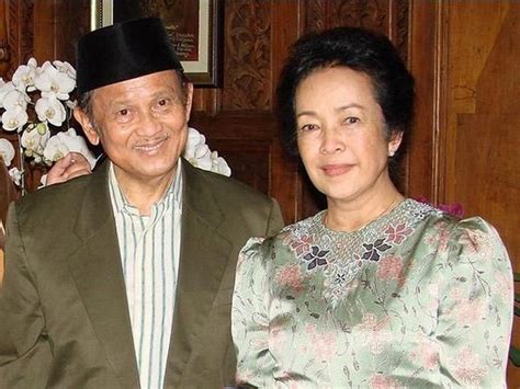 Habibie & Ainun 3, Kisah Asmara dan Perjuangan Ainun Jadi Dokter