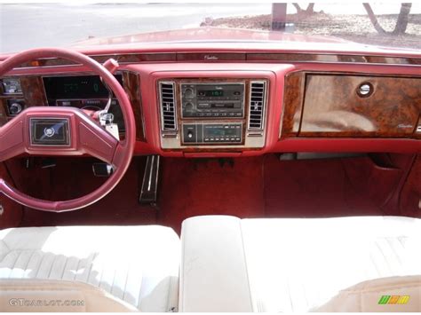 1990 Cadillac Brougham d'Elegance Dashboard Photos | GTCarLot.com