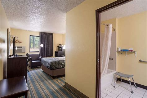 ECONO LODGE SPOTSYLVANIA TOWN CENTER $59 ($̶9̶6̶) - Updated 2023 Prices & Motel Reviews ...