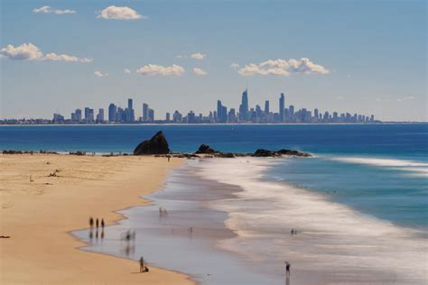 Currumbin Beach: Best Visitors Guide 2024 (UPDATED)