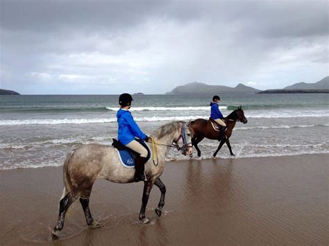 Horse riding treks on the Dingle Peninsula, Kerry, Ireland