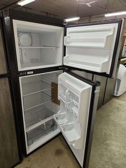 Everchill RV refrigerator opens to the right 10.7 cu.ft model number WD-282FWDC-6 - Metzger ...