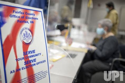 Photo: Virginian Voters Cast Ballots in 2021 Elections on Election Day ...