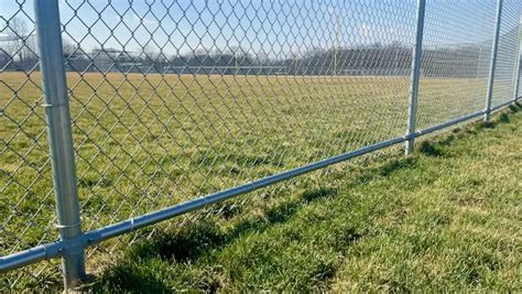 Chain Link Fence Bottom Rail for Extra Strength