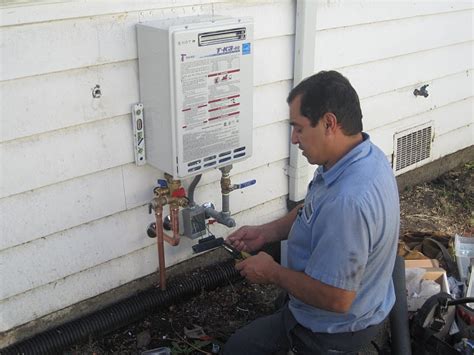 5 Factors for Tankless Water Heater Installation | Diamond Certified