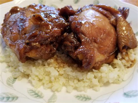 Instant pot chicken adobo on a bed of cauliflower rice. : r/ketorecipes