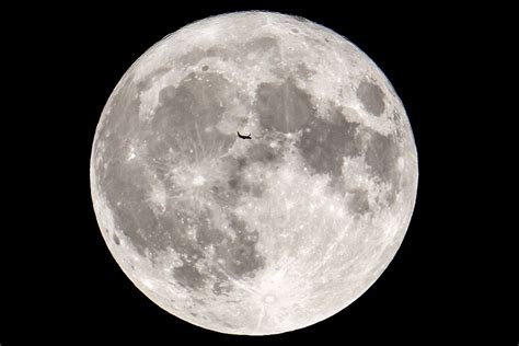 Sturgeon supermoon lights up skies around the world (photos) | Space