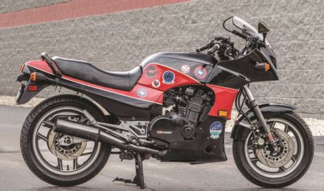 The Top Gun Motorcycle: 1985 Kawasaki GPZ900R - Motorcycle Classics