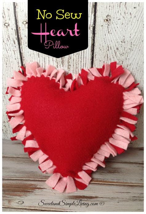 7 Felt Valentine’s Crafts – Felting