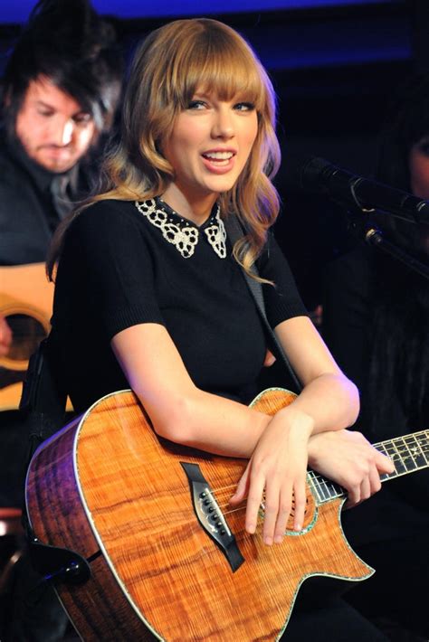 Taylor Swift's Top 13 Live Performances - Organized Mess