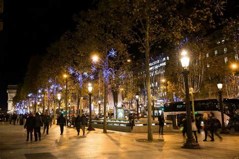 Christmas on Champs Elysees | Champs elysées, Avenue des champs elysées, Elysee paris