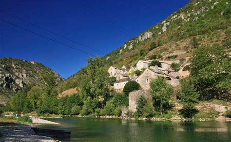 Camping Gorges du Tarn | Swimming pool and mobile home in Gorges du Tarn