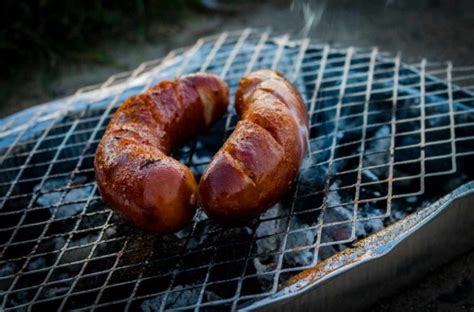 How to Measure the Sausages Temperature when Grilling