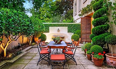 Nice 95 Inspiring Small Courtyard Garden Design Ideas https://domakeover.com/95-in… | Small ...