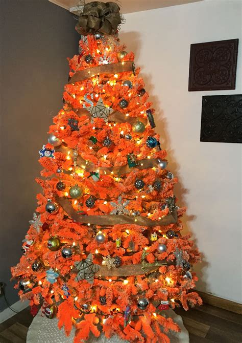 Orange Christmas Tree | Orange christmas, Orange christmas tree, Tree decorations