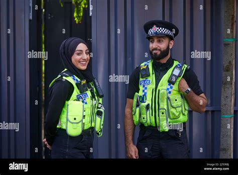 Male female police officer manchester hi-res stock photography and images - Alamy