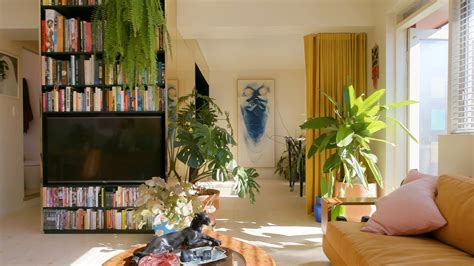 NEVER TOO SMALL Sydney Art Studio + Small Apartment - 49sqm/419sqft - YouTube