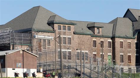 New York state prisons suspend visitation amid outbreaks | FOX 5 New York