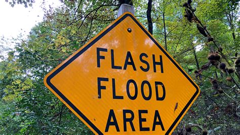 Flash Flood Warning : Flash Flood Warning on TV (EAS #915) 9/18/15 ...