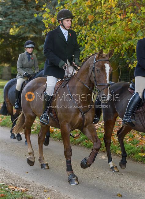 Image: arriving at the meet - Fitzwilliam Opening Meet 2016 | Nico Morgan