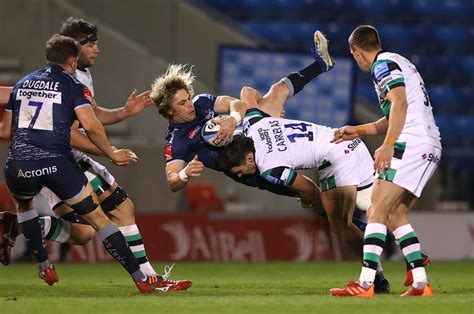 Rugby. El potente tackle de Mateo Carreras a Faf de Klerk, uno de los mejores jugadores del ...