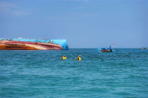 Pantai Pasir Putih, Pangandaran - PergiDulu.com