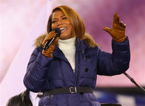 Queen Latifah Sang 'America the Beautiful' At Super Bowl XLVIII - Business Insider