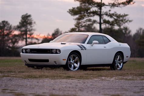 DodgeCaliber: Dodge Challenger White