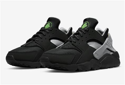 Nike Air Huarache Black Grey Green DR0141-001 Release Date - SBD