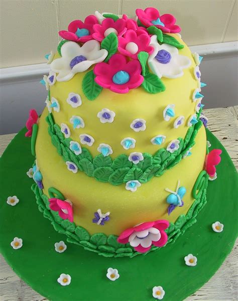 Delicious Cake Blogger: Flower Birthday Cake Ideas