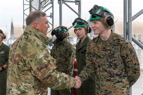 DVIDS - Images - MCAS Iwakuni: USFJ commander visit [Image 8 of 18]