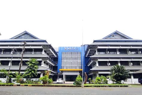 CARI UNIVERSITAS IMPIAN? Intip 14 Universitas Terbaik Versi EduRank Yang Ada Di Semarang, Bisa ...