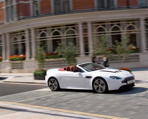 Aston Martin V12 Vantage Roadster (2012) - HD Picture 12 of 26 - #70984 ...