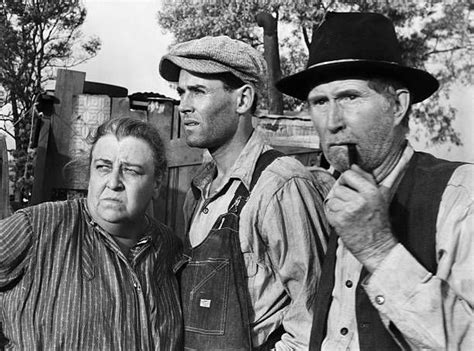 Jane Darwell, Henry Fonda, Russell Simpson as Ma Joad, Tom Joad and Pa ...