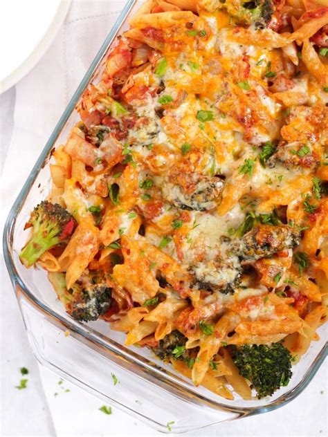 TUNA PASTA BAKE Recipe with a Cheesy Topping - This healthy Tuna Pasta Bake recipe, is made with ...