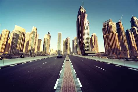 Dubai traffic Stock Photos, Royalty Free Dubai traffic Images | Depositphotos®