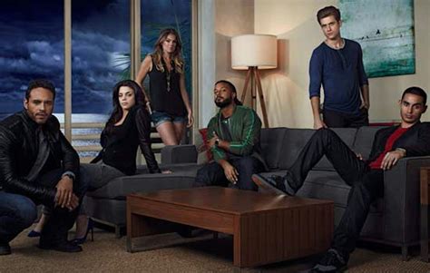 7 Reasons 'Graceland' Should Be The Next Series You Binge Watch On Netflix