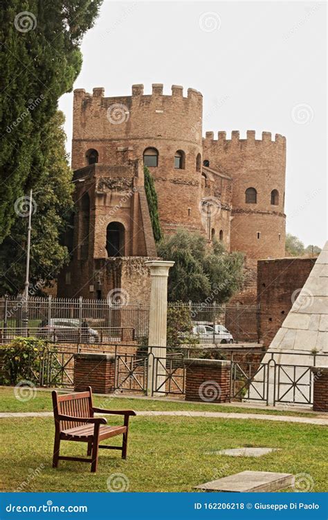 The Pyramid of Cestius in Rome Stock Photo - Image of cestius, tiber: 162206218