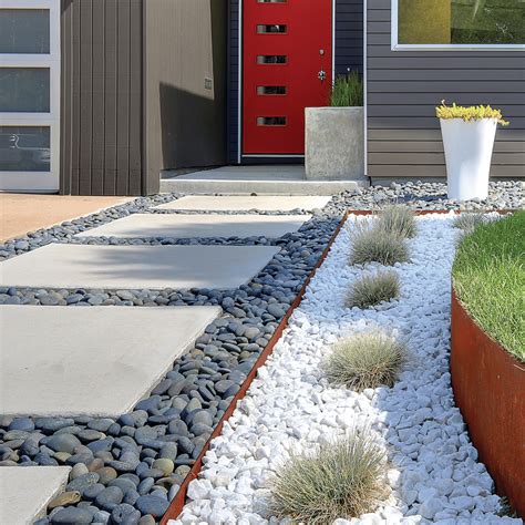 White Mulch: The Perfect Way To Brighten Up Your Landscape ...