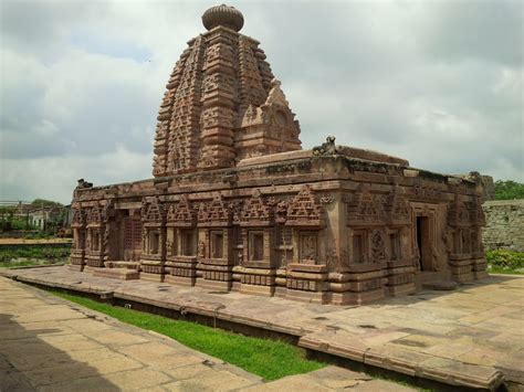 A Traveller - Intend for Continuous Wandering: Travel to famous Alampur Temples and Dargah...