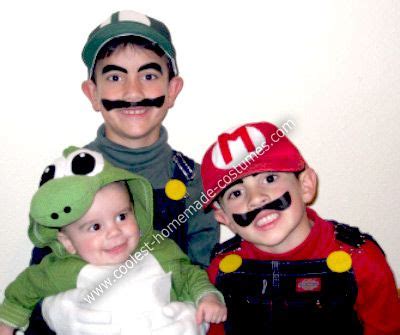 Coolest Homemade Mario, Luigi, and Yoshi Family Costume | Family ...